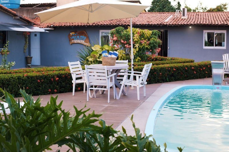 Detalhe da piscina e do deck
